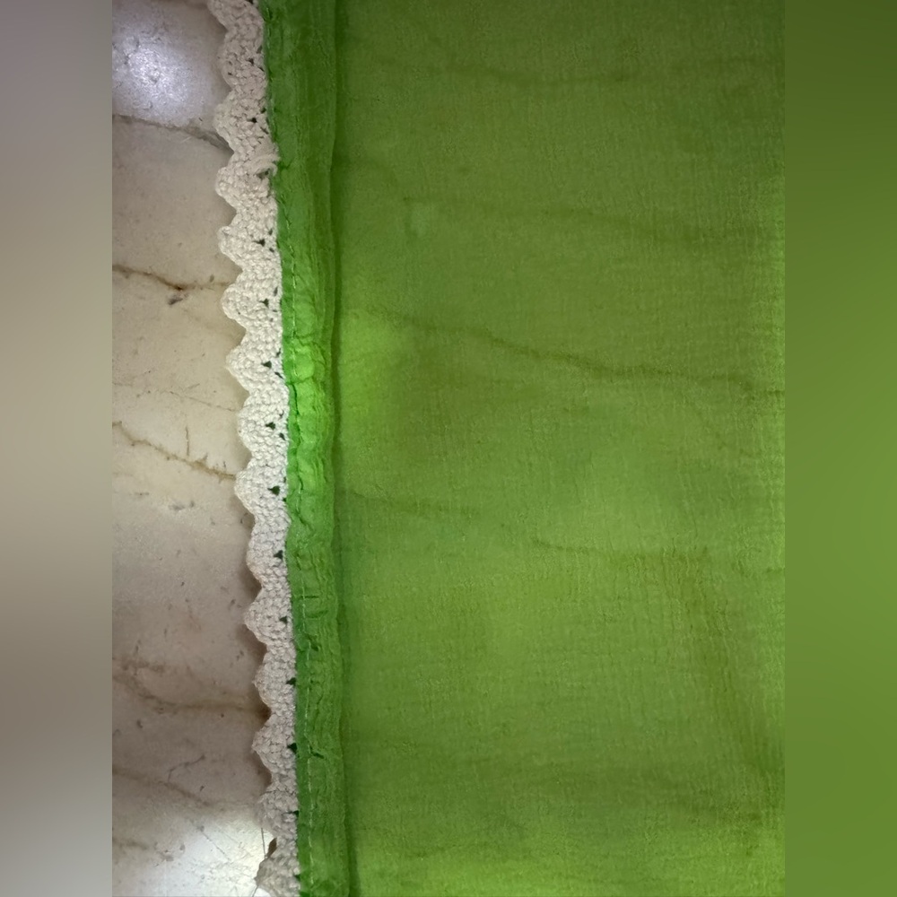 ❤️ Vibrant Green Shawl/Scarf/Dupatta with Crochet lace border